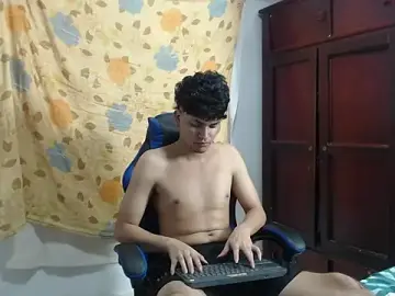 Stripchat Free Porn Cam of alice_julls