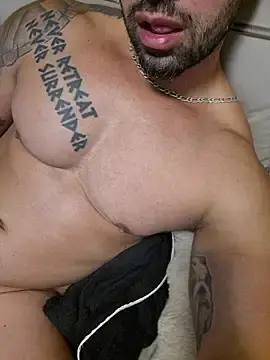 Stripchat Watch Live Sex Cams of badbrown