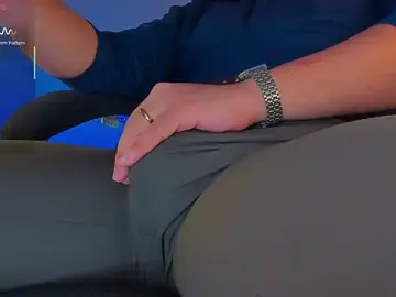 Stripchat Live Porn of BulgeArt