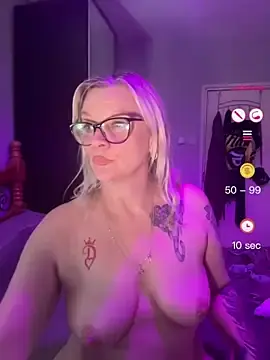 Stripchat Free Live Porn of Curvy-Cleo