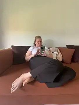 Stripchat Live Sex Cam of l4dyc4pricorn76