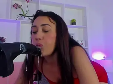 Stripchat Free Live Porn of Jenifer_Diaz