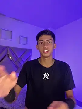 Stripchat Free Porn Cam of Baby_noahtt