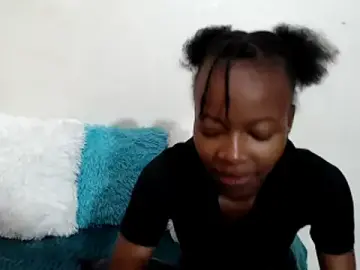 Stripchat Free Live Porn of SexyPetite_22