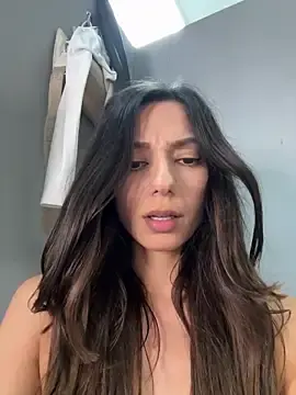 Stripchat Private Sex Chat of -_MiaQueen_-