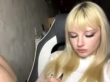 Stripchat Nude Webcam of AngelicaMells