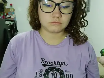 Stripchat Free Porn Cam of curly_greeneyed
