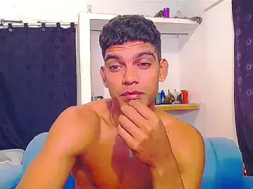 Stripchat Sex Cam of theMyke101