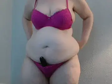 Stripchat Free Porn Cam of desiree1981