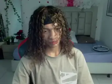Stripchat Free Porn Cam of Axel_fox77