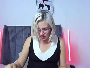 Stripchat Watch Live Sex Cams of CarolinaGlamour