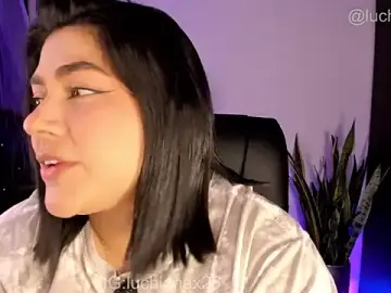Stripchat Live Porn of lucy26_