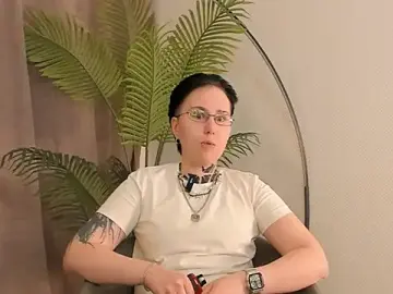 Stripchat Free Porn Cam of LeonOsbey