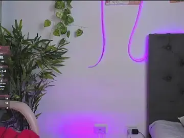 Stripchat Live Sex Cam of Quiinn_bx