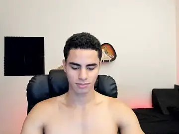 Stripchat Live Sex Cam of chicozen
