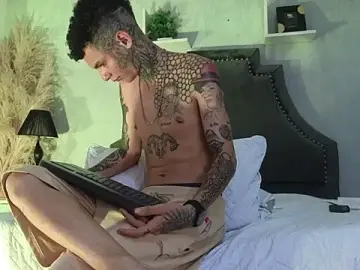 Stripchat Free Porn Cam of Paulo_527