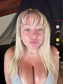 Stripchat Watch Live Sex Cams of misstitmouseofficial