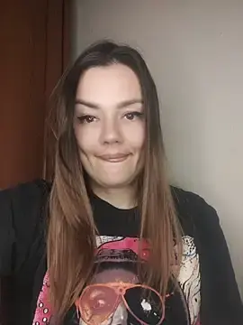 Stripchat Live Sex Cam of KrissSexi