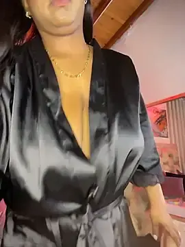 Stripchat Watch Live Sex Cams of amara_queen_
