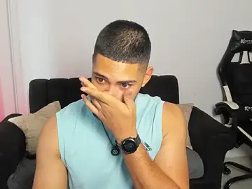 Stripchat Free Porn Cam of Iamdylan777