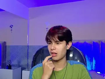 Stripchat Best live sex cam show of Derek_Sinn