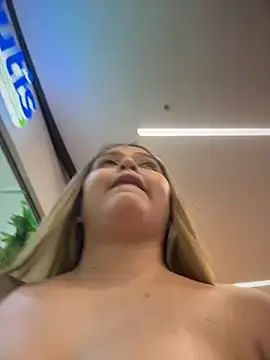 Stripchat Best live sex cam show of lunablossom_