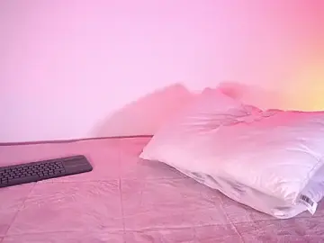 Stripchat Adult Webcam of petitevictoria