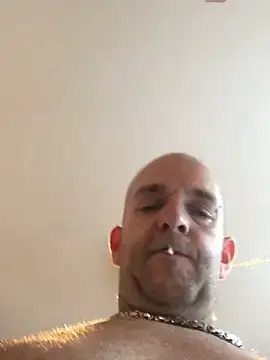 Stripchat Live Sex Cam of Bigtoyaddict