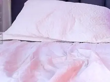 Stripchat Free Live Porn of maddy__howard