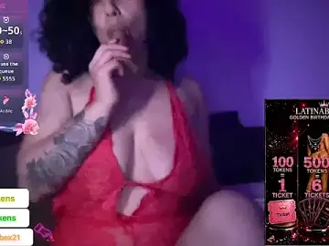 Stripchat Nude Webcam of Latinababex