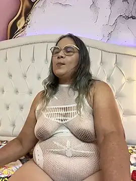 Stripchat Best Webcam of Lucy_Milf_474