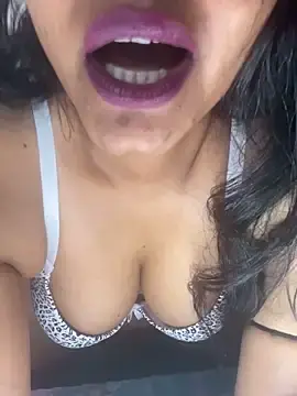 Stripchat Adult Webcam of munni-munni6767