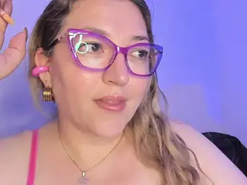 Stripchat Live Sex of Naty_Mature_