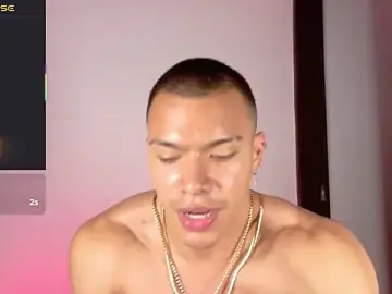 Stripchat Sex Cam of adriel_escalante