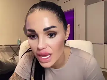 Stripchat Free Live Porn of AMBER_HARD