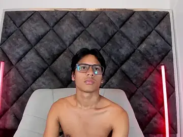 Stripchat Free Porn Cam of LiamKron