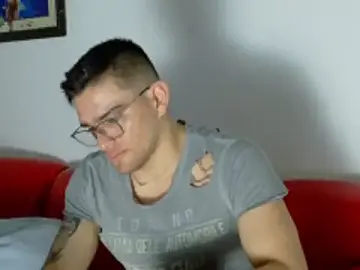 Stripchat Free Porn Cam of Sexy_Alejandro_
