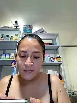 Stripchat Live Sex Cam of Dr_Edna_naughty