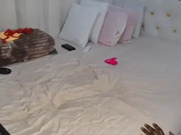Stripchat Watch Live Sex Cams of CherryColla
