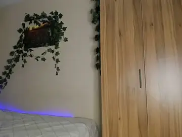 Stripchat Best live sex cam show of SkyeDavis