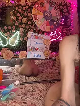 Stripchat Watch Live Sex Cams of LoLaBellaCiaoo