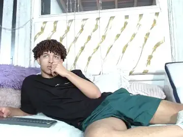 Stripchat Live Sex of ian_smith_