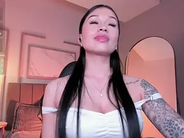 Stripchat Free Live Porn of Nahome_Kuperth