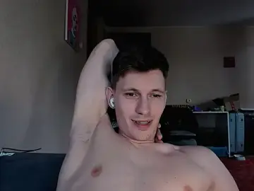 Stripchat Sex Cam of Kevin_Hornyyy