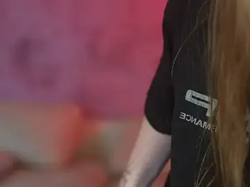 Stripchat Live Sex Cam of Esmie_Smile