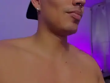 Stripchat Live Sex Cam of JamesGraay