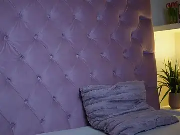 Stripchat Adult Webcam of MaiaMini