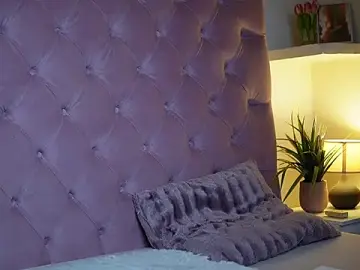 Stripchat Nude Webcam of MaiaMini