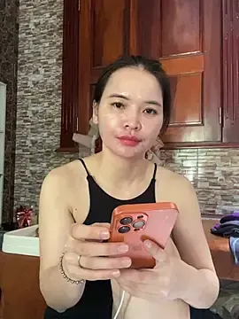 Stripchat Live Sex Cam of LiLi-Kirix99