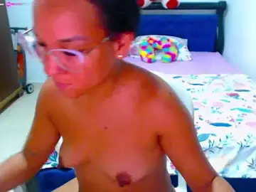 Stripchat Nude Webcam of Roseluxs